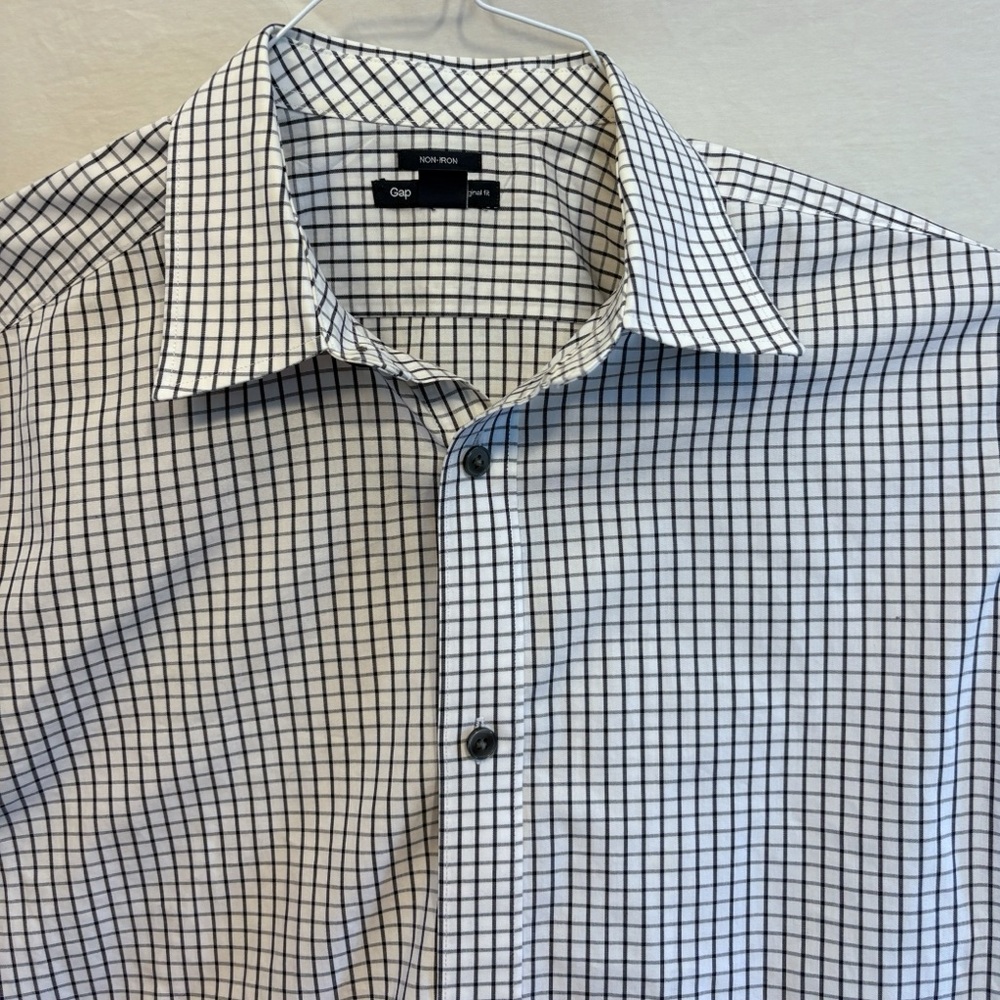 GAP Black and White Casual Original Fit Button Down Shirt